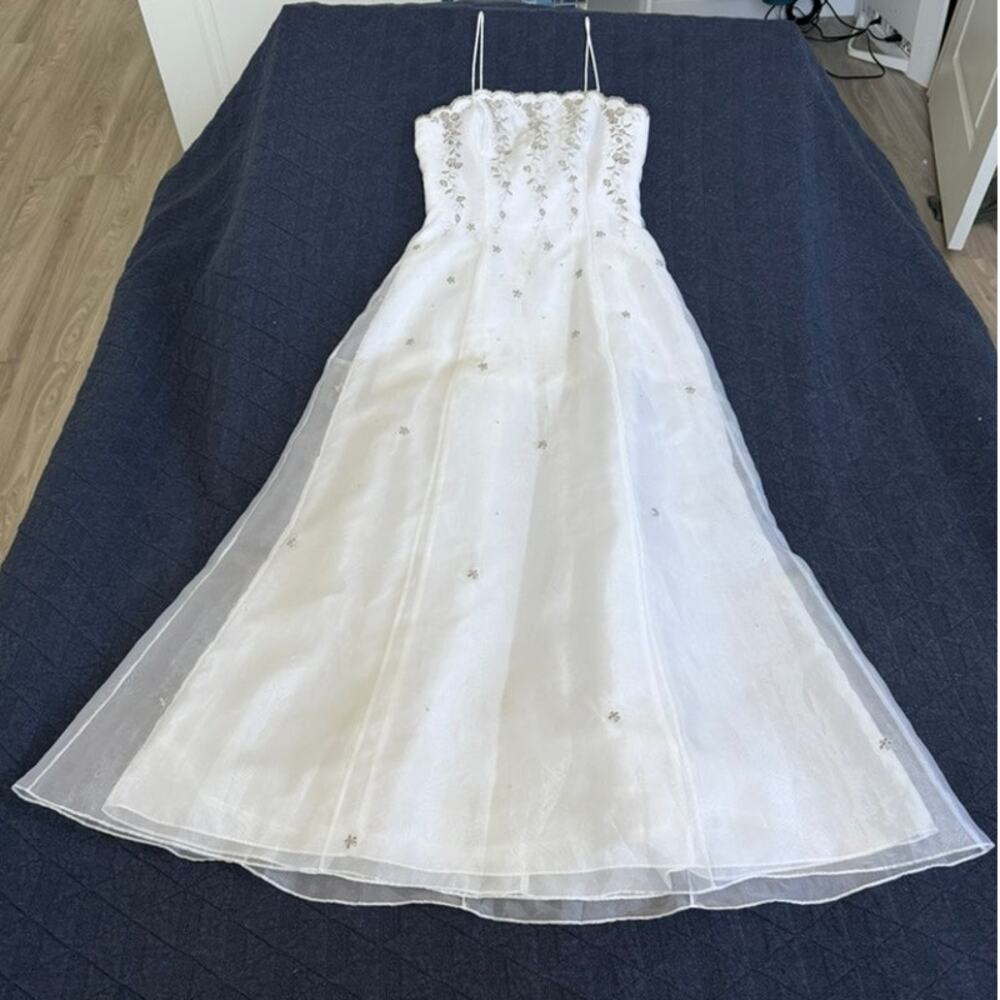 Vintage 90s Morgan & Co Linda Bernell White Gold Embroidered Gown 9/10